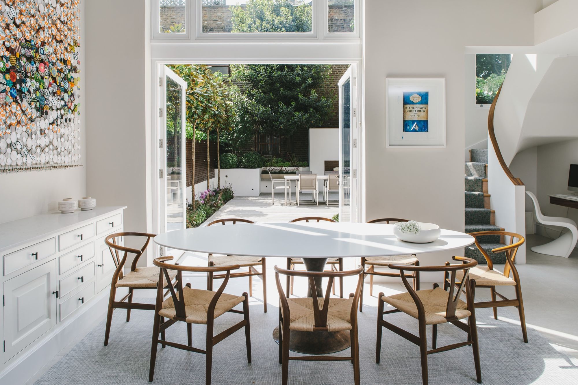 Dining room with garden view